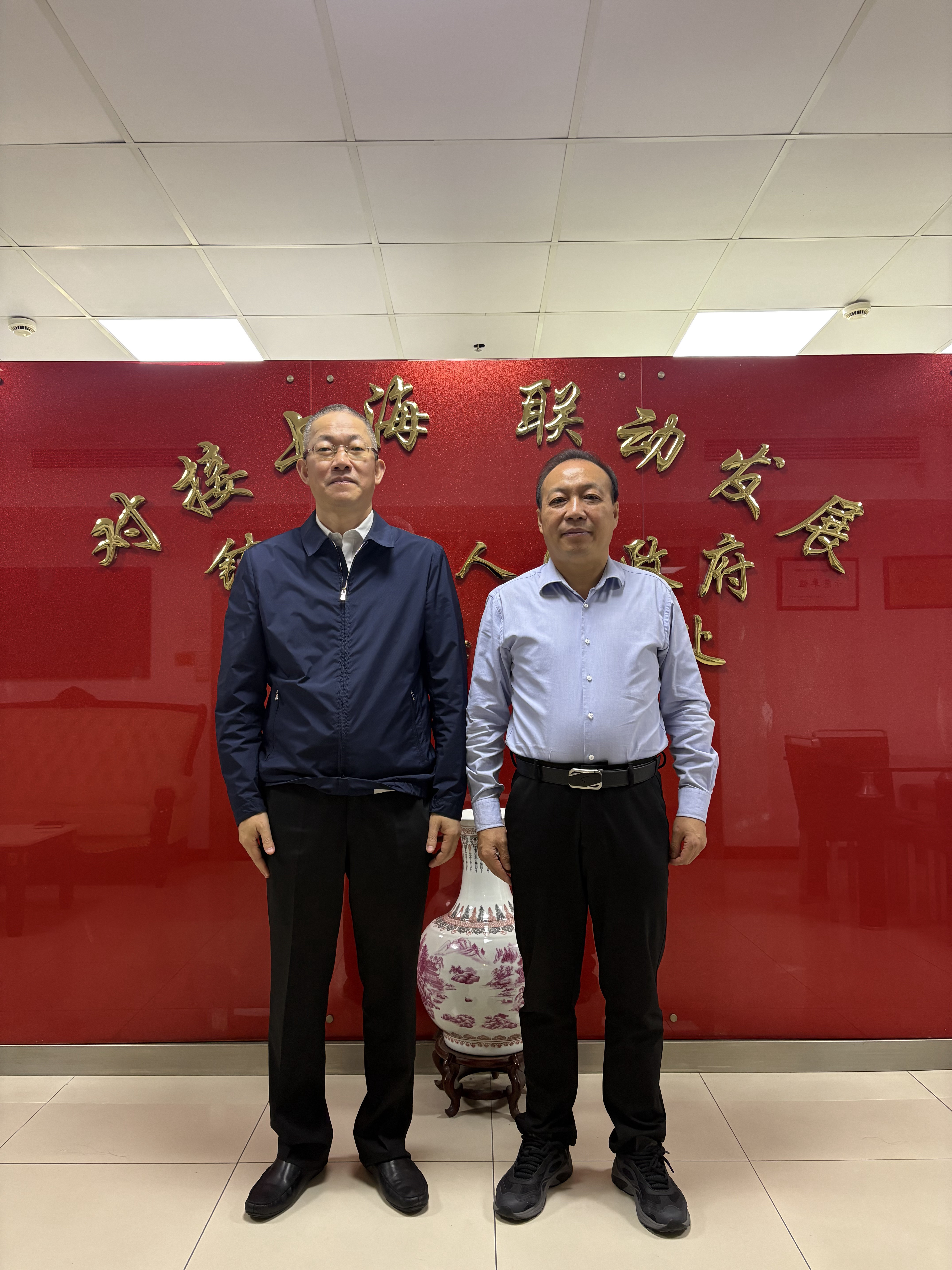 会会到访镇江沪办 共探 “线上城市”