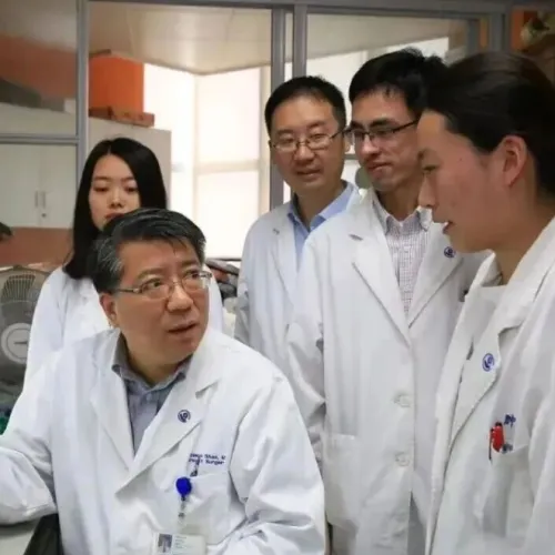 偏头痛药物“助攻”抗癌！Cell主刊 (IF:42)｜复旦大学邵志敏/江一舟/倪金飞/肖毅：揭示导致