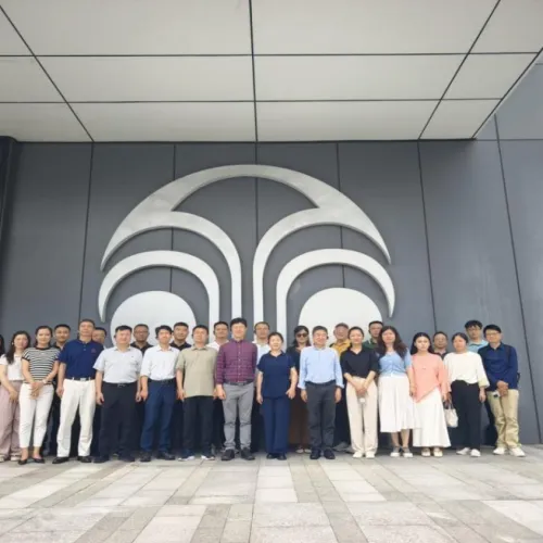 “数智赋能 协同发展”
部分会员单位赴如新大中华总部及光明金山牧场调研